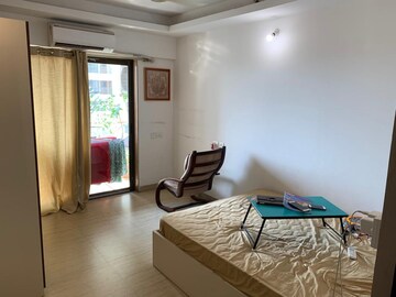 Bedroom in 2 BHK Apartment at HDIL Metropolis Residences, Andheri West – for Rent