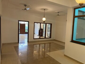 3.5 BHK Builder Floor For Rent in Sector 45