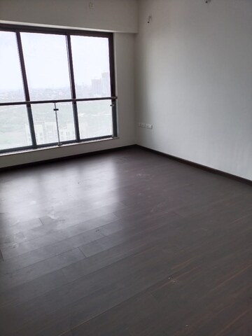 Room in 3 BHK Apartment at Peninsula Celestia Spaces, Sewri – for Rent
