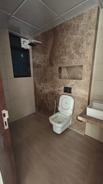 Bathroom in 3 BHK Apartment at Peninsula Celestia Spaces, Sewri – for Rent