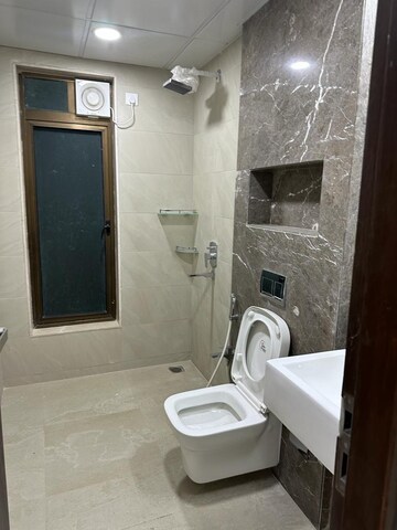 Bathroom in 3 BHK Apartment at Peninsula Celestia Spaces, Sewri – for Rent