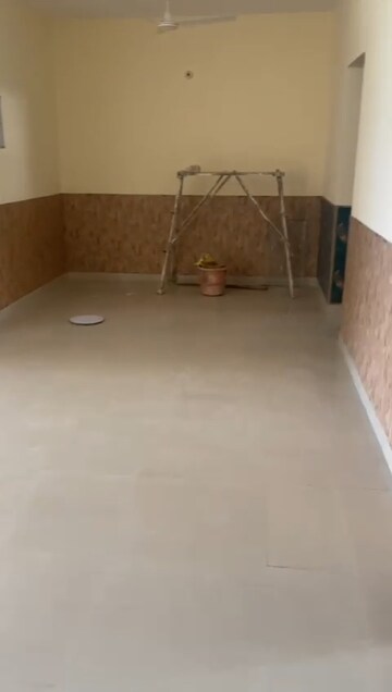 Room in 3 BHK Builder Floor at Omaxe Silver Birch, North Mullanpur – for Sale