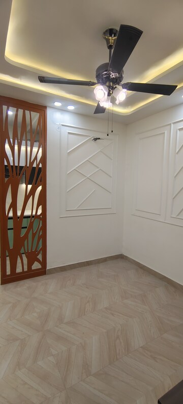 Room in 2 BHK Builder Floor at Rama Park – for Sale
