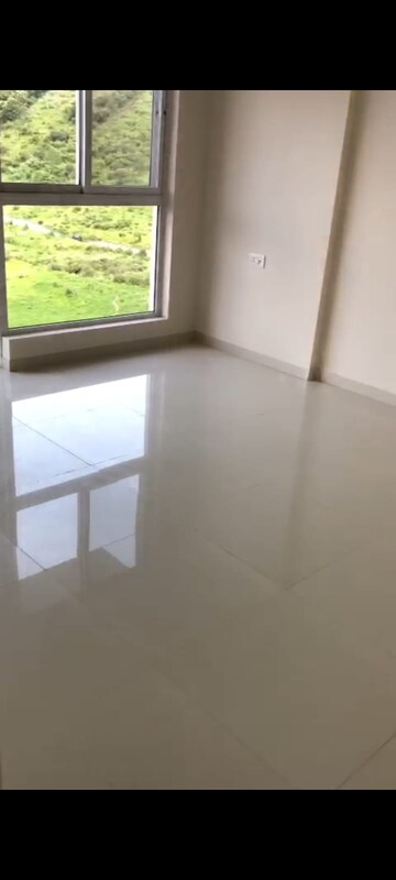 Room in 3 BHK Apartment at Godrej Hillside 2, Mahalunge – for Rent