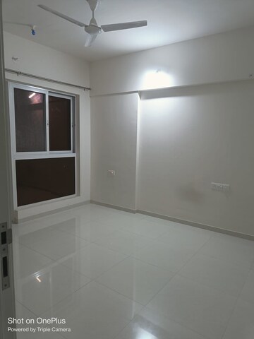 Room in 3 BHK Apartment at Godrej Hillside 2, Mahalunge – for Rent
