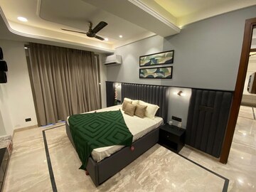 Bedroom in 4 BHK Builder Floor at Sector 17, Dwarka – for Rent