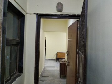 Furnished Amenities in 3 BHK Apartment at Vile Parle Mahaveer, Vile Parle West – for Rent