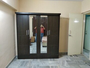 Room in 3 BHK Apartment at Vile Parle Mahaveer, Vile Parle West – for Rent