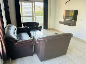 Living Room in 4 BHK Builder Floor at Vipul World Floors, Sector 48 – for Rent