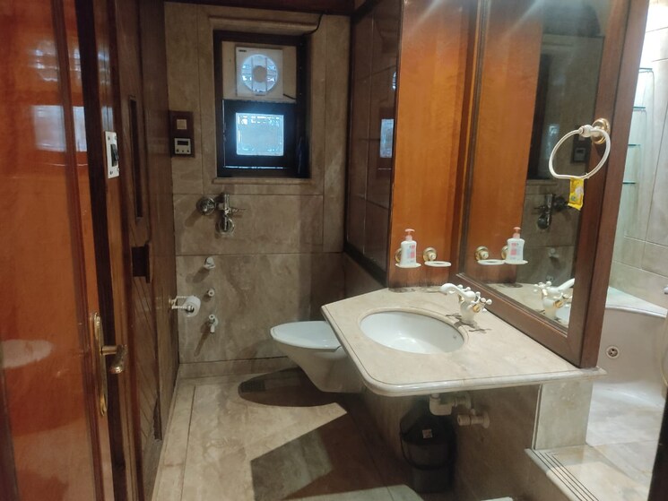Bathroom, sindh-society 5 Bedroom 5000 Sq.Ft. Villa In Aundh Pune 8427709