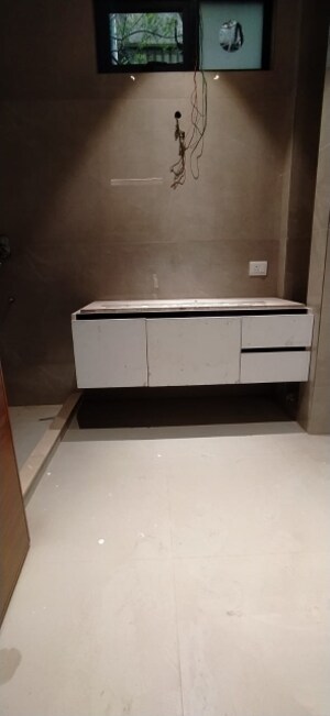 Furnished Amenities in 3 BHK Builder Floor at South Delhi – for Sale