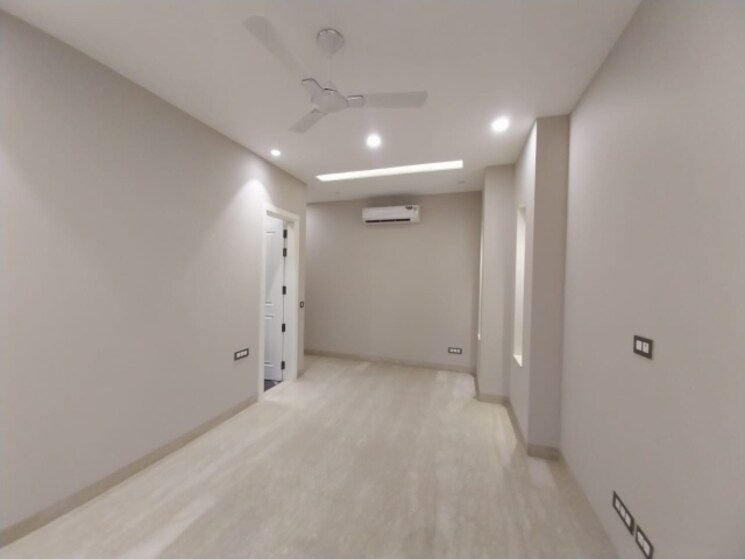 Room, nehru enclave 3 Bedroom 240 Sq.Yd. Builder Floor In Nehru Enclave Delhi 8427830