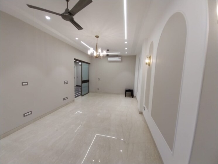 Room, nehru enclave 3 Bedroom 240 Sq.Yd. Builder Floor In Nehru Enclave Delhi 8427830