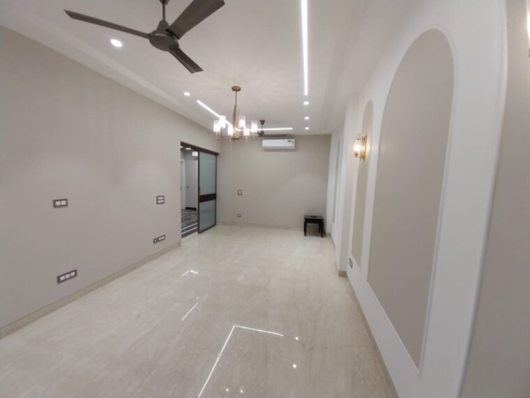 Room, nehru enclave 3 Bedroom 240 Sq.Yd. Builder Floor In Nehru Enclave Delhi 8427830