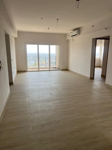 Room in 3 BHK Apartment at Mani Vista, Tollygunge – for Sale