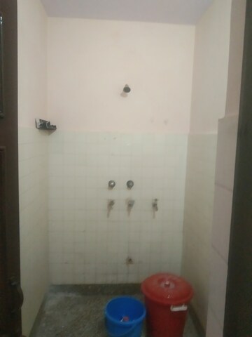 Attached Bathroom in 1 BHK Builder Floor at Moti Nagar – for Rent