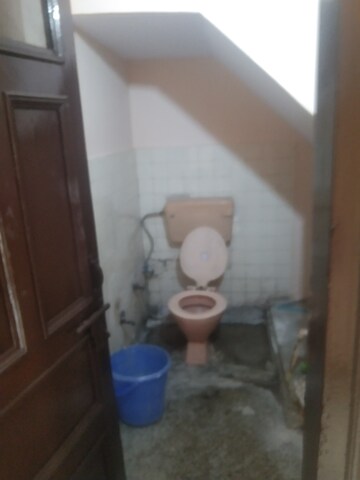 Bathroom in 1 BHK Builder Floor at Moti Nagar – for Rent