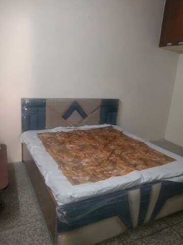 Bedroom in 1 BHK Builder Floor at Moti Nagar – for Rent