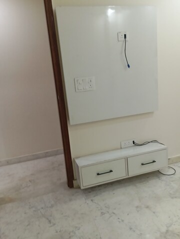 2.5 BHK Builder Floor For Rent in Krishna Nagar
