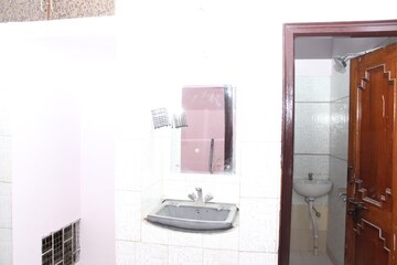 Bathroom in 2 BHK Independent House at Balaji The Landmark, Gomti Nagar – for Rent