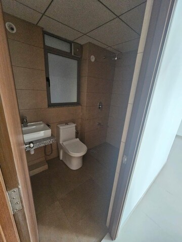 Bathroom in 1.5 BHK Apartment at Kalpataru Immensa, Kolshet Road – for Rent