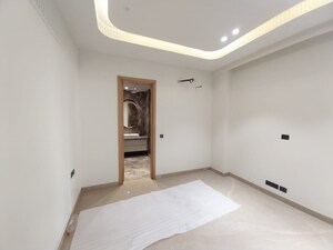 Room in 4 BHK Builder Floor at Green Park – for Sale