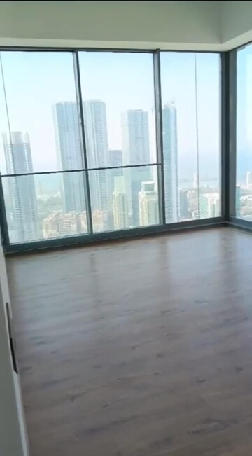 Room in 4 BHK Apartment at Rustomjee Crown, Prabhadevi – for Rent
