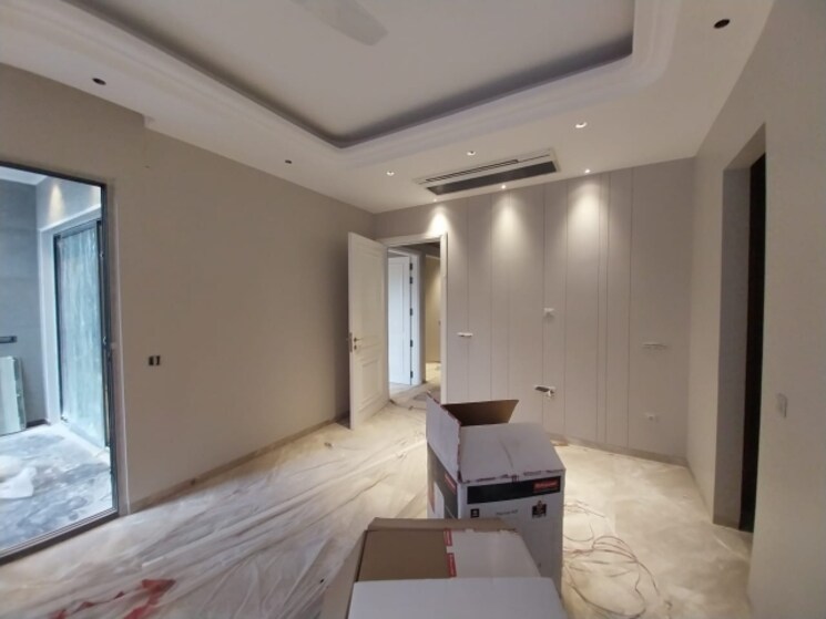 Room, safdarjung enclave 4 Bedroom 300 Sq.Yd. Builder Floor In Safdarjung Enclave Delhi 8427917