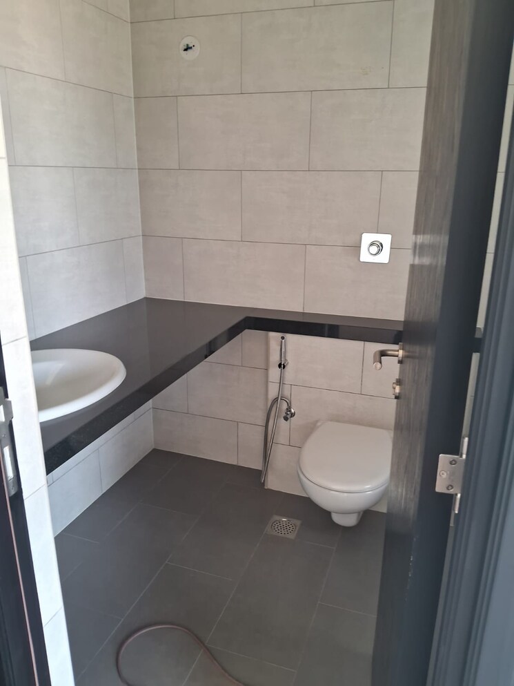 Bathroom, sobha-city-gurgaon 3 Bedroom 2003 Sq.Ft. Apartment In Sector 108 Gurgaon 8428038