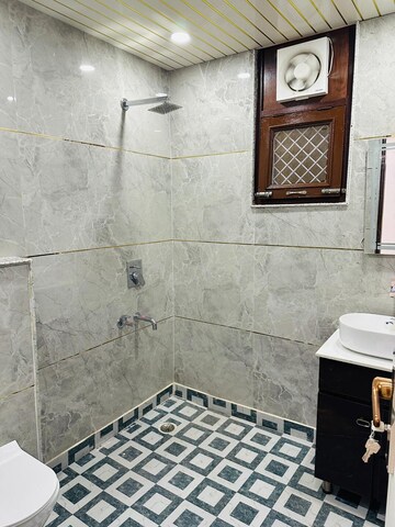 Bathroom in 3 BHK Builder Floor at Indrapuram – for Sale