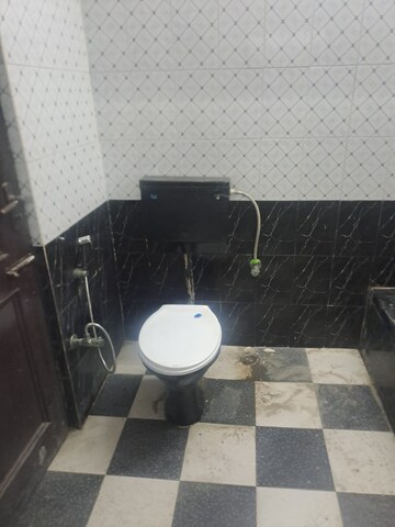 Master Bedroom in 2 BHK Independent House at Sector 23 – for Rent