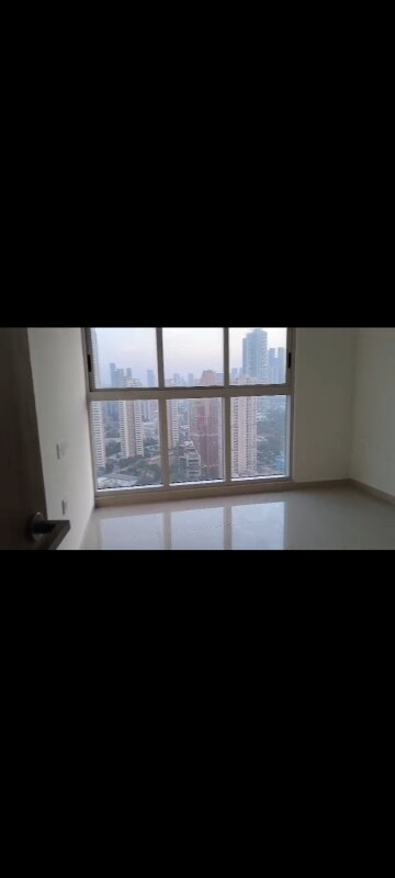 Room in 3 BHK Apartment at Lodha Primo, Parel – for Rent