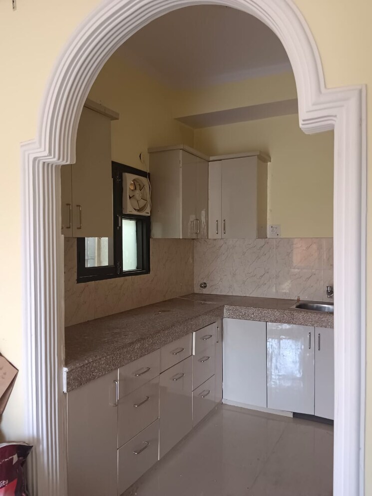 Kitchen, sector 39 2 Bedroom 1200 Sq.Ft. Builder Floor In Sector 39 Gurgaon 8427975