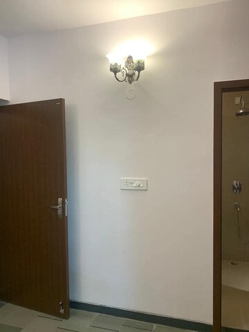 Room in 3 BHK Apartment at Ip Extension – for Rent