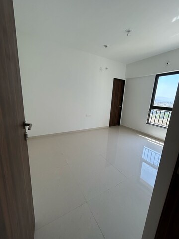 Room in 3 BHK Apartment at Shapoorji Pallonji Joyville Hinjewadi, Hinjewadi – for Rent