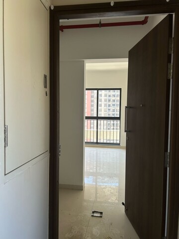 Room in 3 BHK Apartment at Shapoorji Pallonji Joyville Hinjewadi, Hinjewadi – for Rent
