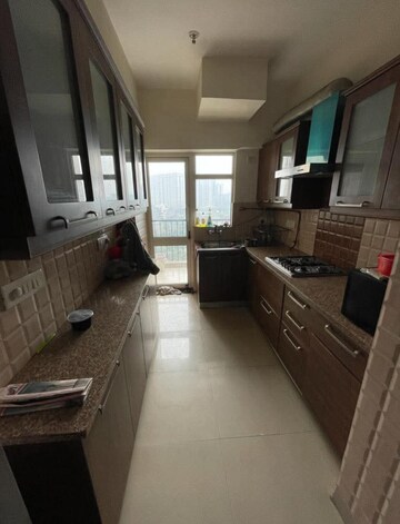 Kitchen in 2.5 BHK Apartment at Mayur Vihar Phase 1 Extension – for Rent
