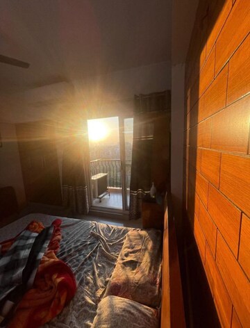 Bedroom in 2.5 BHK Apartment at Mayur Vihar Phase 1 Extension – for Rent