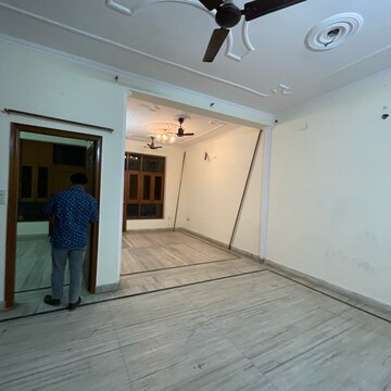 3 BHK Builder Floor For Rent in Sector 43