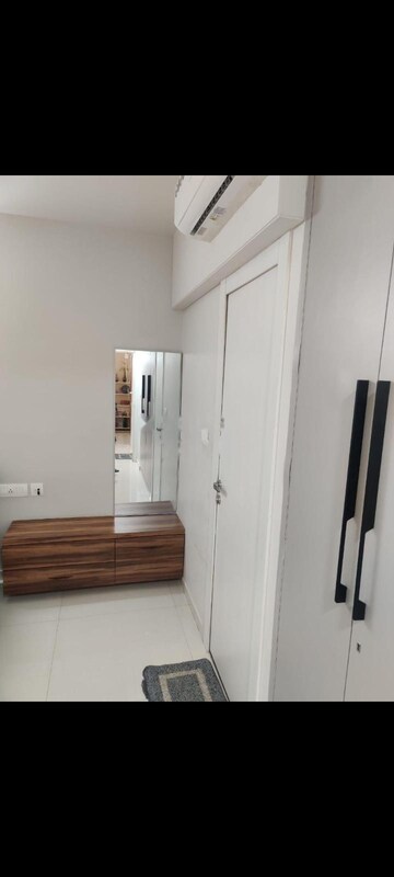 Room in 2 BHK Apartment at Rustomjee Urbania, Majiwada – for Rent