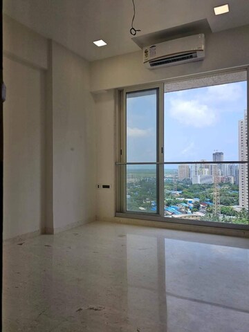 Room in 2 BHK Apartment at Ekta Tripolis, Goregaon West – for Rent