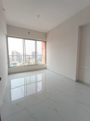 Room in 3 BHK Apartment at Borivali West – for Rent