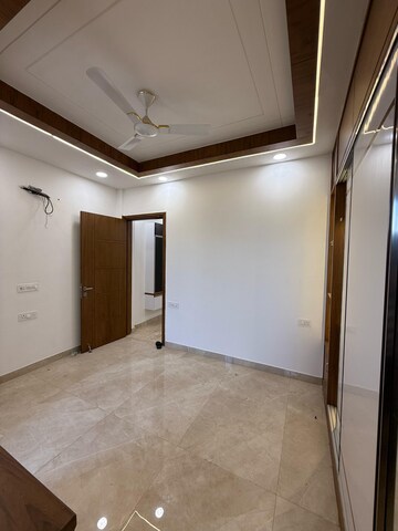 Room in 2 BHK Builder Floor at Kalkaji – for Rent