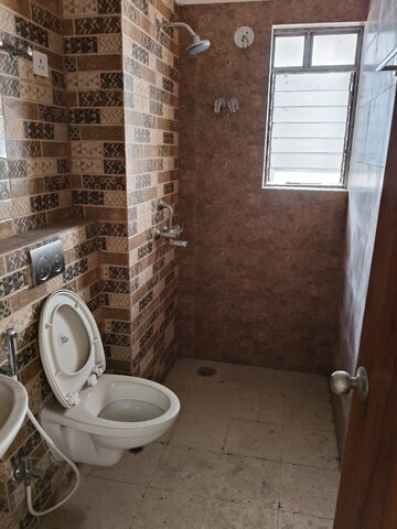 Bathroom in 4 BHK Apartment at Mani Vista, Tollygunge – for Rent