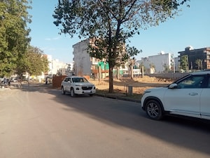  Plot For Sale in BPTP Parklands, Sector 76