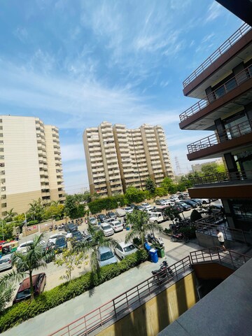 2 BHK Apartment For Rent in Pyramid Urban Homes, Sector 70a