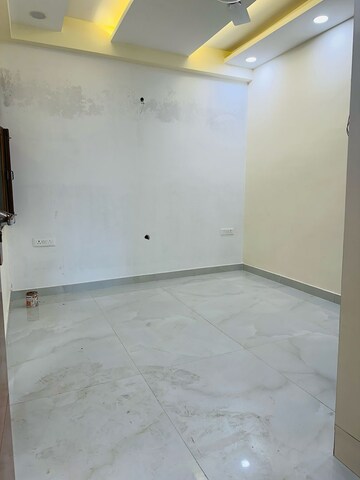 Room in 3 BHK Builder Floor at Indrapuram – for Sale