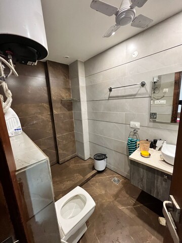 Master Bedroom in 3 BHK Builder Floor at Rajouri Garden – for Rent