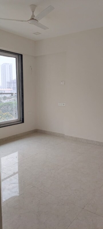 Room in 3 BHK Apartment at Triumph Swastik, Malad West – for Rent