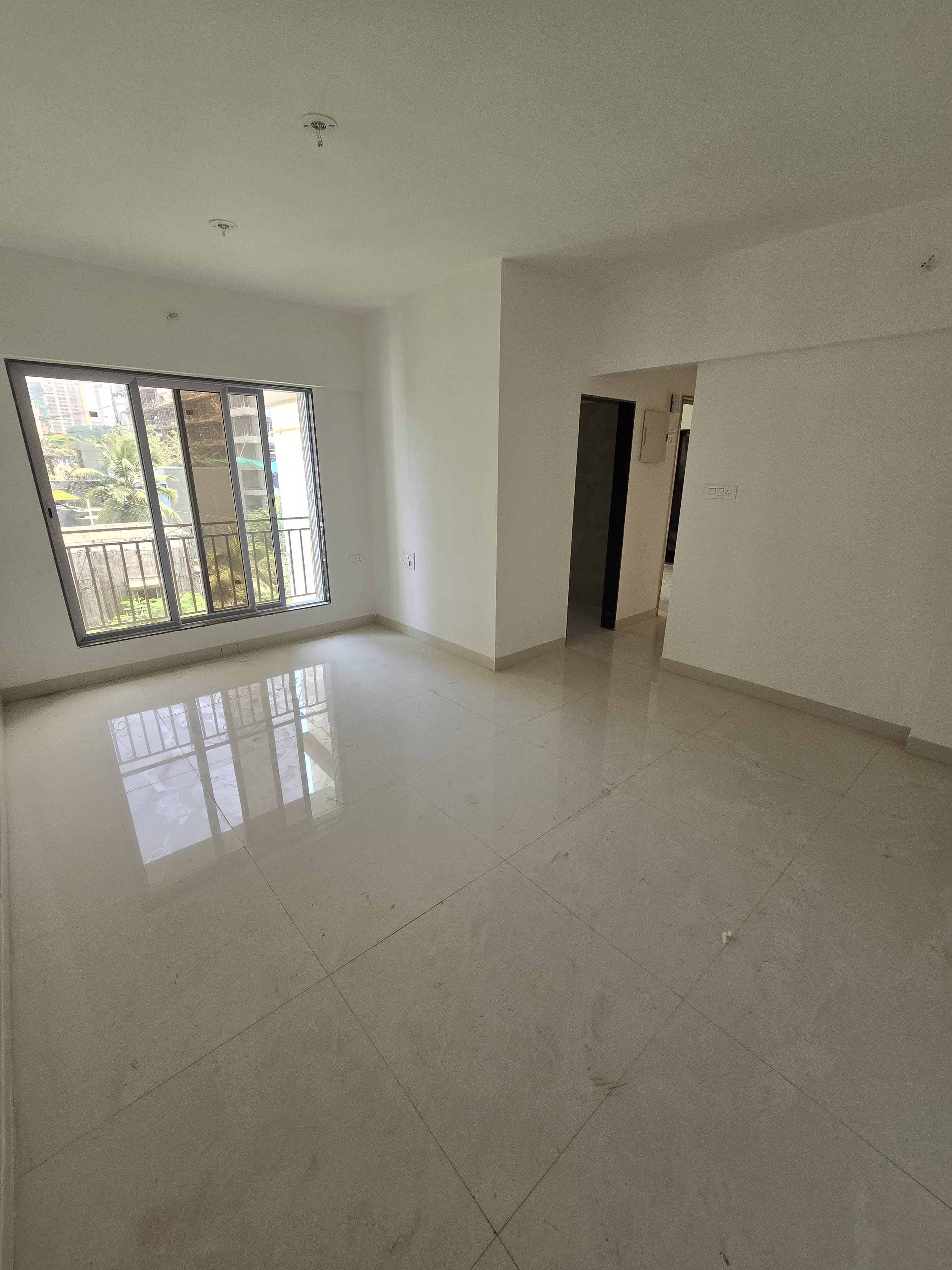 2.5 BHK Apartment For Sale in Oberoi Realty Woods